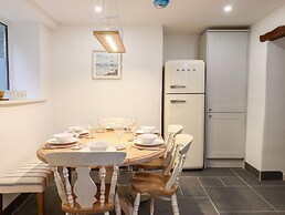 Beach Road House