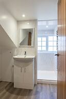Stunning 4 Bed Sleeps 8 Cottage Parking