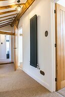 Stunning 4 Bed Sleeps 8 Cottage Parking