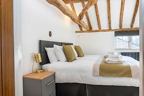 Stunning 4 Bed Sleeps 8 Cottage Parking