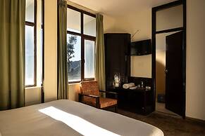Rhodo Inn