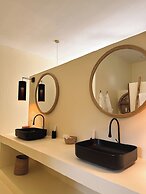 Alma Boutique Hotel