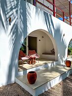 Alma Boutique Hotel