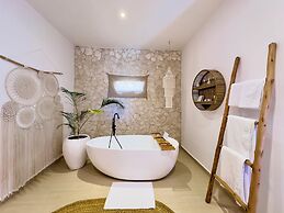 Alma Boutique Hotel