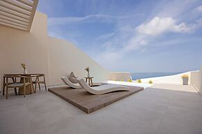 Pnoé Luxury Suites