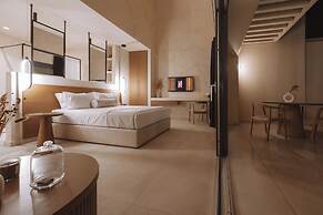 Pnoé Luxury Suites