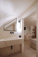 Pnoé Luxury Suites