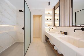 Pnoé Luxury Suites