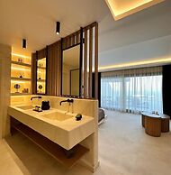 Pnoé Luxury Suites