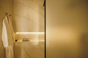 Pnoé Luxury Suites