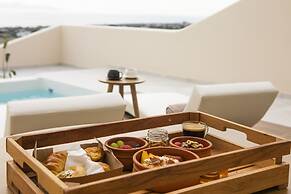 Pnoé Luxury Suites