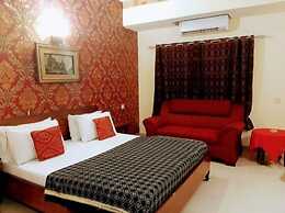 Grand One Hotel Faisal Town