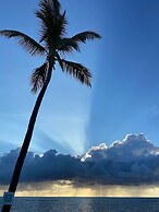 2 Minute Walk to Beach 1bdrm Condo with Pool