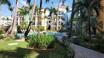 2 Minute Walk to Beach 1bdrm Condo with Pool