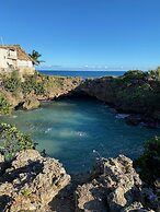 2 Minute Walk to Beach 1bdrm Condo with Pool