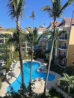 2 Minute Walk to Beach 1bdrm Condo with Pool