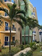 2 Minute Walk to Beach 1bdrm Condo with Pool