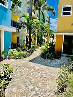 2 Minute Walk to Beach 1bdrm Condo with Pool
