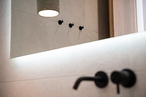 Athina Milos Suites