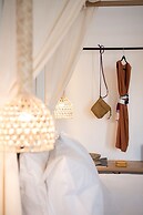 Athina Milos Suites