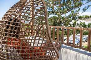 Athina Milos Suites
