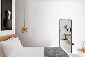 Athina Milos Suites