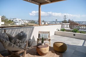 Athina Milos Suites