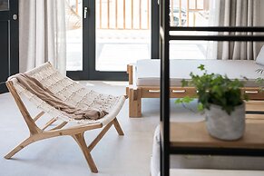 Athina Milos Suites