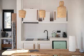 Athina Milos Suites
