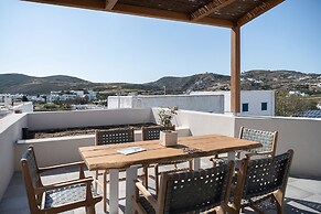 Athina Milos Suites