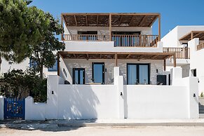 Athina Milos Suites