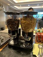Thana Wisut Hotel