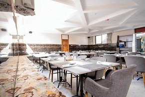 BLOOMING SUITES