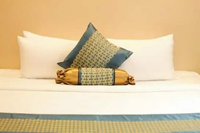 BLOOMING SUITES