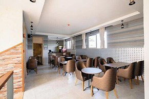 BLOOMING SUITES