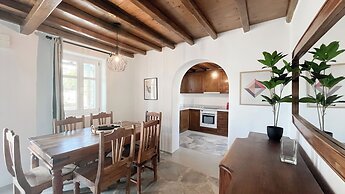 Pool House in Ornos