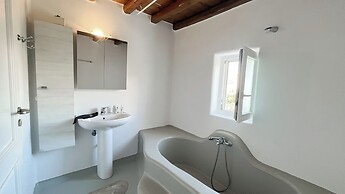 Pool House in Ornos