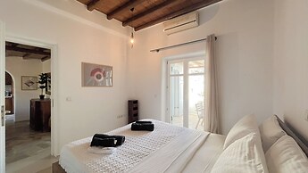 Pool House in Ornos