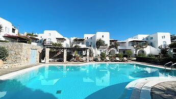 Pool House in Ornos