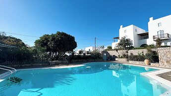 Pool House in Ornos