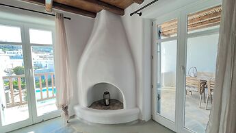 Pool House in Ornos