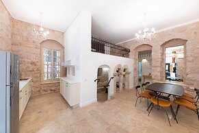 Tish ApartHotel