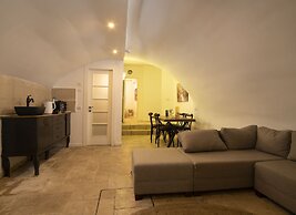 Tish ApartHotel