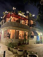 Studio 27 Colonial