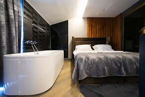 Mad Inn Hotel & Spa