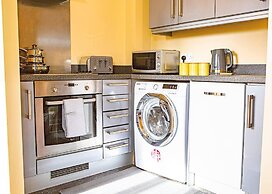 Inviting 2-bed Apartment in Wolverhampton