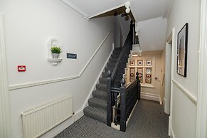Woodford Hotel