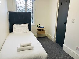 Woodford Hotel