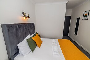 Woodford Hotel