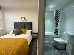 Woodford Hotel